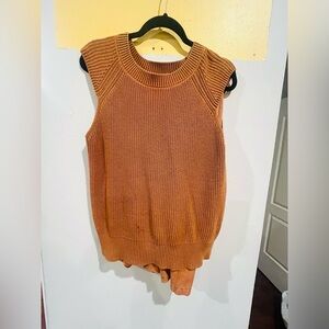 Rustic brown short sleeve sweater and matching pants pants